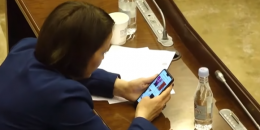 Լուլուն և Արփի Դավոյանը ԱԺ-ում նստած տակնուվրա են անում օնլայն խանութները