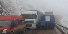 Փրկարարներն արգելափակումից դուրս են բերել 26 բեռնատար ավտոմեքենա