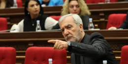 Անդրանիկ Քոչարյանը սկսել է հրապարակային, բայց դեռեւս տողատակերով քննադատել ՔՊ-ին. «Ժողովուրդ»