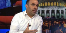 Մենք չենք անում դա․ Եռաբլուրում իրար ծեծում ու հայհոյում են, միտինգ են անում, շիրիմներ են կոխկրտում, թմրանյութեր են տեղադրում տաջիկներն ու վրացիները․ Արթուր Համբարձումյան