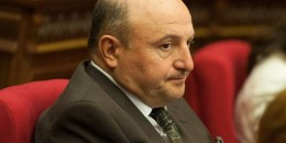 Ես մոտ օրերս հայտարարությամբ եմ հանդես գալու, բացահայտելու եմ, թե ինչ կեղծքիներ են պատրաստվում, շատ բան գիտեմ՝ շուտով բոլորը կիմանան․ Գյումրիի նախկին քաղաքապետ. «Իրավունք»