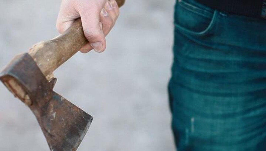 Վանաձորում տղամարդը կացնով հարվածել է նախկին կնոջը. Ոստիկանություն