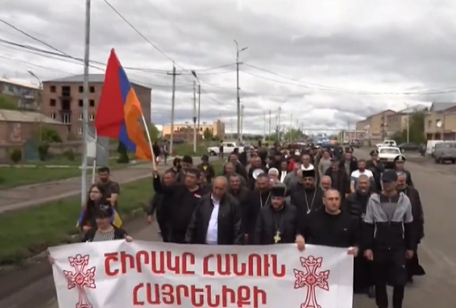 Ես չեմ կարող անտարբեր մնալ, երբ զավակիս են վաճառում․ գյումրեցի