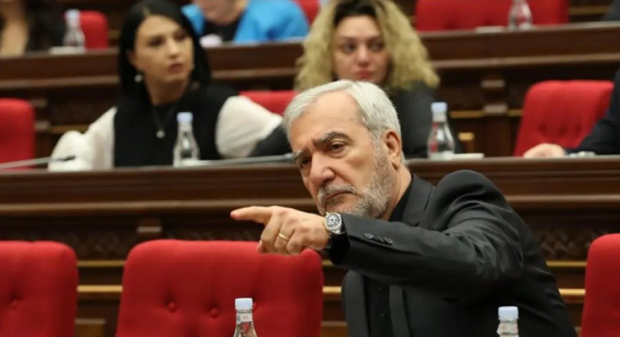 Անդրանիկ Քոչարյանը սկսել է հրապարակային, բայց դեռեւս տողատակերով քննադատել ՔՊ-ին. «Ժողովուրդ»