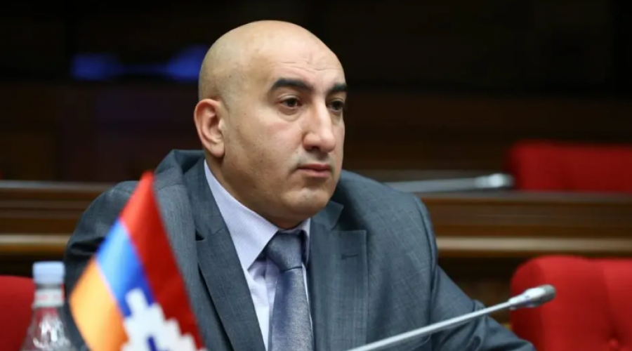 Փորձում է սեփական քաղաքական նպատակներով խեղաթյուրել մեր եկեղեցու իմաստն ու նշանակությունը․ Մհեր Մելքոնյան