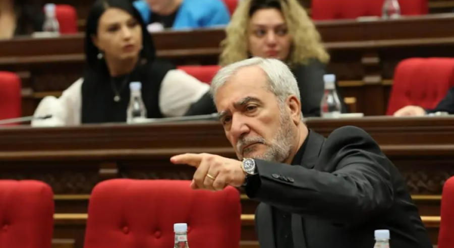 Ինտրիգը պահում է․ «Հրապարակ»