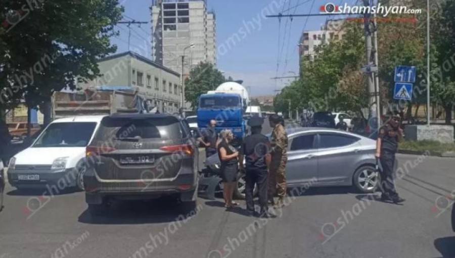 Վթարի են ենթարկվել Սուրեն Պապիկյանին ուղեկցող անվտանգության աշխատակիցները․ Shamshyan.com