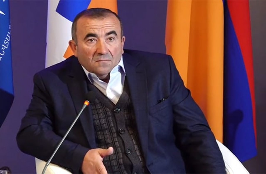 Հետախուզման մեջ գտնվող Տաթևի նախկին ղեկավարն օդանավակայանից ձեռնաշղթաներով տեղափոխվել է Գորիսի բանտ