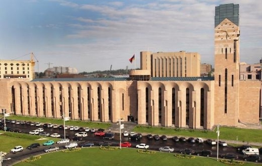 Հակակոռուպցիոն կոմիտեն խուզարկություններ է սկսել Երևանի քաղաքապետարանի 2-րդ մասնաշենքում