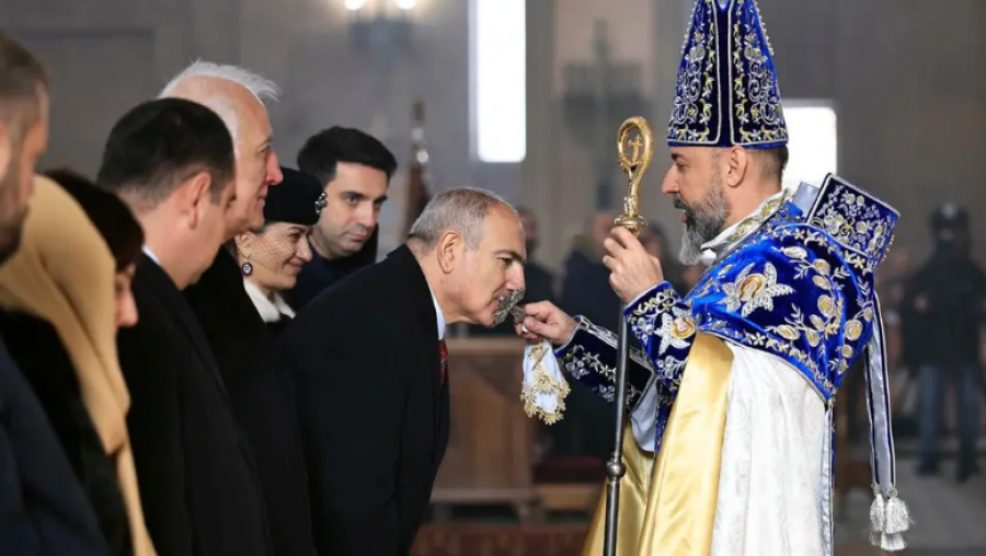 Փաշինյանն ուզում է կրոնական նոր կազմակերպություն ստեղծել․ &laquo;Հրապարակ&raquo;