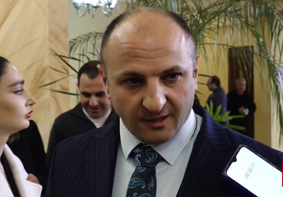 Գյումրեցիները թասիբի մեռած մարդիկ են, ժողովրդի հաշվին առևտուր չի լինելու. Կարեն Սիմոնյան