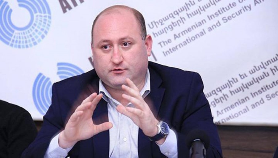 Թրամփը չի ուզում ժամանակից շուտ բացել խաղաքարտերը. Սուրեն Սարգսյան