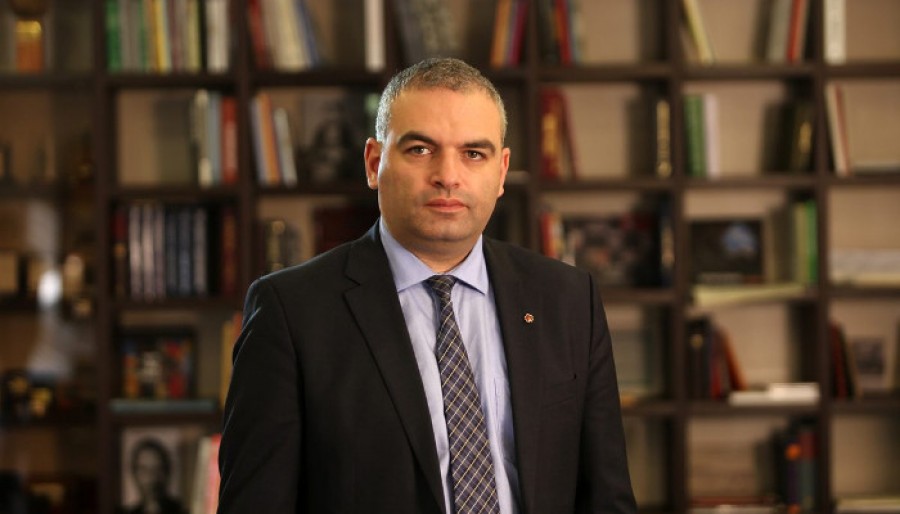 Ձեր քաղաքական այլասերվածությունը մի&acute; մտցրեք թանգարաններ․ Հայկ Դեմոյան