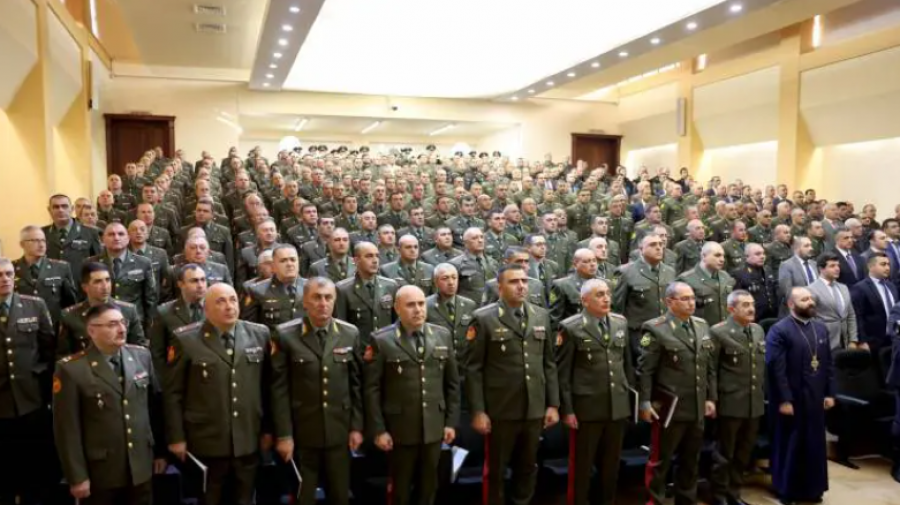 Նախընտրական քայլեր՝ բանակում. &laquo;Հրապարակ&raquo;