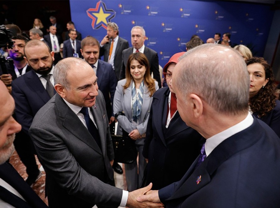 Ովքեր են Նիկոլ Փաշինյանի հետ մեկնել Թուրքիա