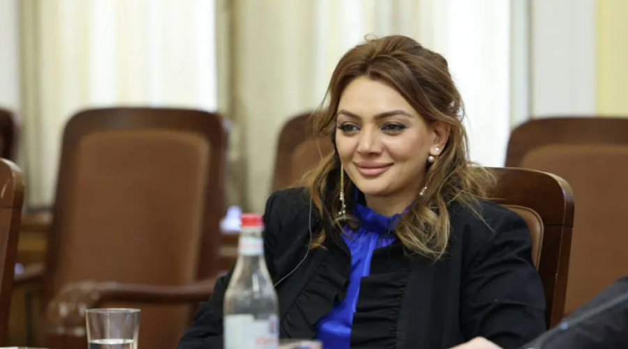Բարձրագույն կրթություն չունեցող ՔՊ-ականը հրաժարվեց ԱԺ հանձնաժողովի նախագահի պաշտոնից