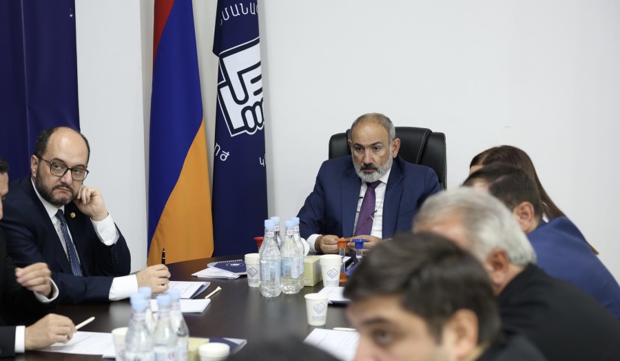 Փաշինյանը բոլոր պատգամավորների դեմ կոմպրոմատների թղթապանակներ է պատրաստում․ &laquo;Հրապարակ&raquo;