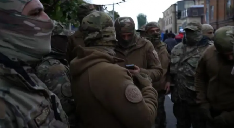 Գյումրու համայնքապետարանի մոտից 33 անձ է ձերբակալվել. ՔԿ