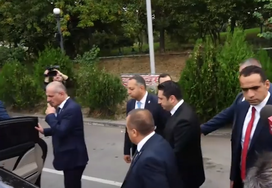 Ի՞նչ խղճով եք եկել Եռաբլուր․ լրագրողը՝ ԱԺ նախագահին