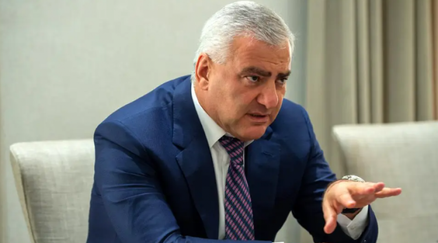 Փոքրիկ խմբակը ցույց տվեց, որ բառի ամենաուղիղ իմաստով պատրաստ է անցնել յուրաքանչյուր սրբության վրայով. Սամվել Կարապետյան