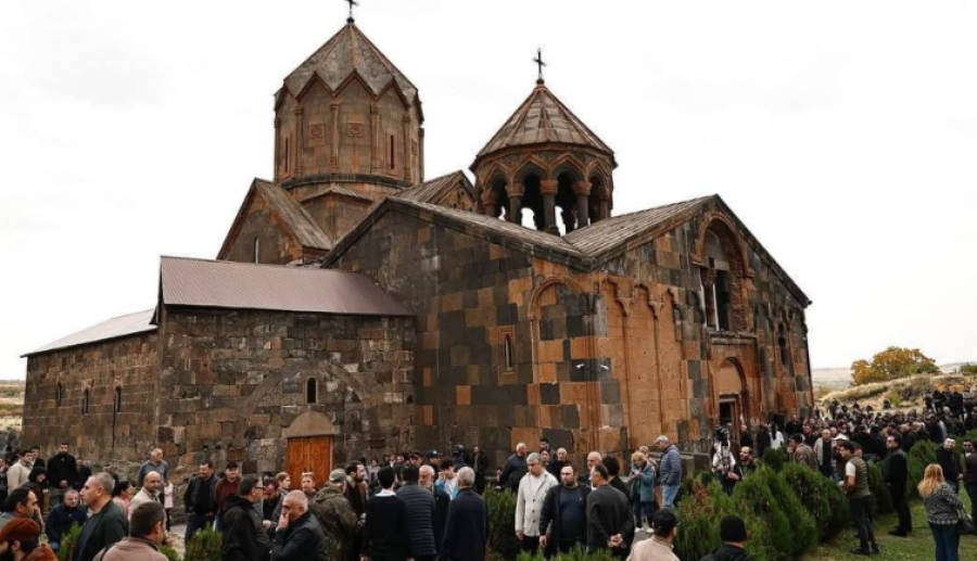 Անհենարան իշխանություն, անաջակից հանրահավաք եկեղեցում. «Փաստ»