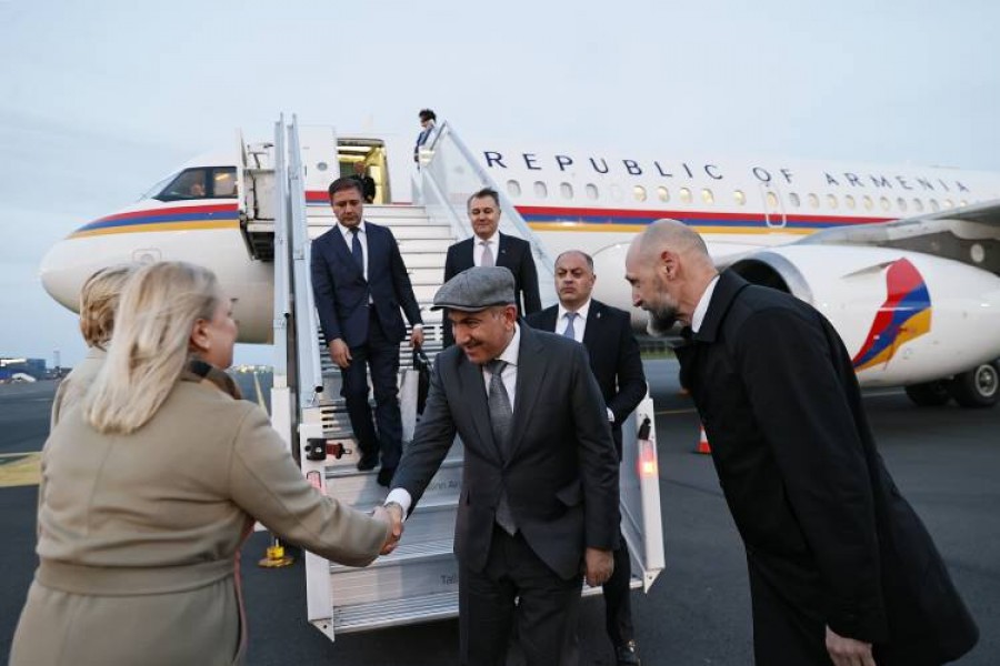 Փաշինյանը փորձում է մեղմել Արևմուտքի՝ իր նկատմամբ վերաբերմունքը․ «Հրապարակ»