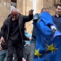 Թբիլիսիում ցուցարարները խորհրդարանի շենքից հանել են ԵՄ դրոշը, տրորել և այրել