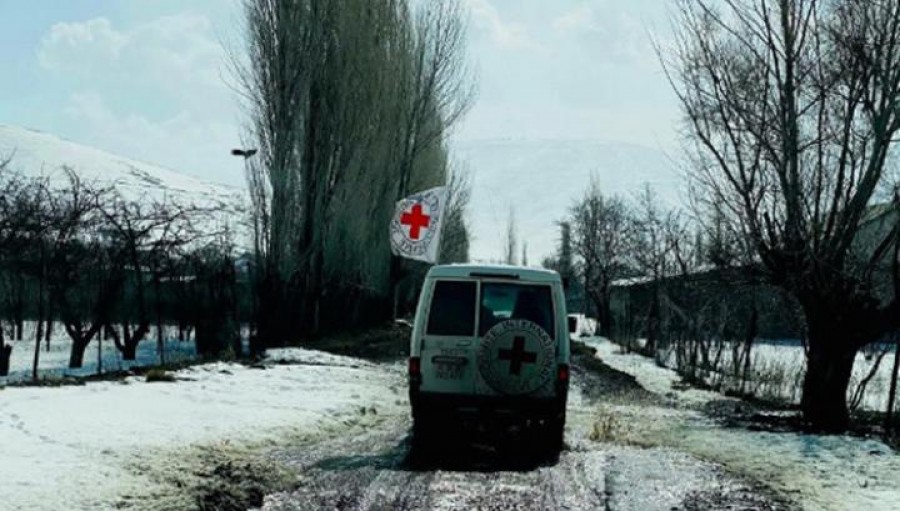 Կարմիր խաչի ուղեկցությամբ 12 հիվանդ Արցախից տեղափոխվել է Հայաստան