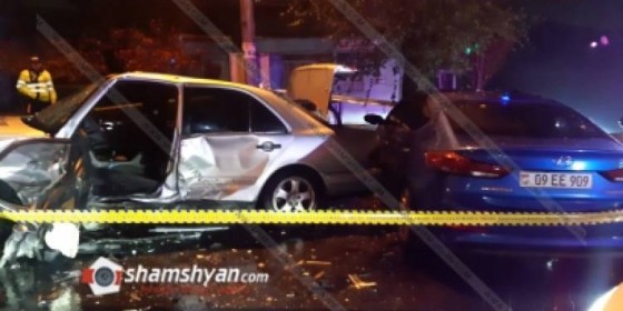 Երևանում բախվել են Mercedes-ն ու Hyundai Elantra-ն․ կա վիրավոր